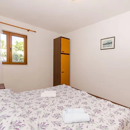 アパート Lavcevic ヴルボスカ